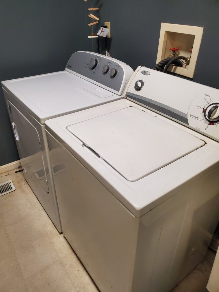 Washer And Dryer Set Whirlpool. 