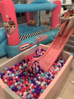 BALL PIT WITH PLASTIC BALLS
