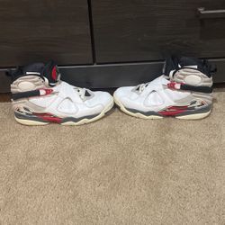 Jordan 8 Bugs Bunny Retros