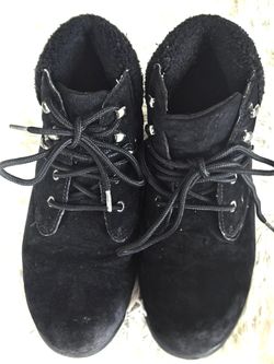 Fadded Glory black boots, size 7.5 US (38.5 EUR, 24.5 MEX)  Botas negras Fadded Glory 7.5 USA 38.5 EUR 24.5 MEX.