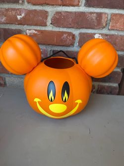 Disney Parks Light up Mickey Mouse Pumpkin Bucket Halloween Trick or Treat