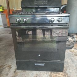 Comedor De 4 Sillas  Y Estufa de Gas .