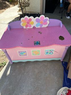 Toy chest
