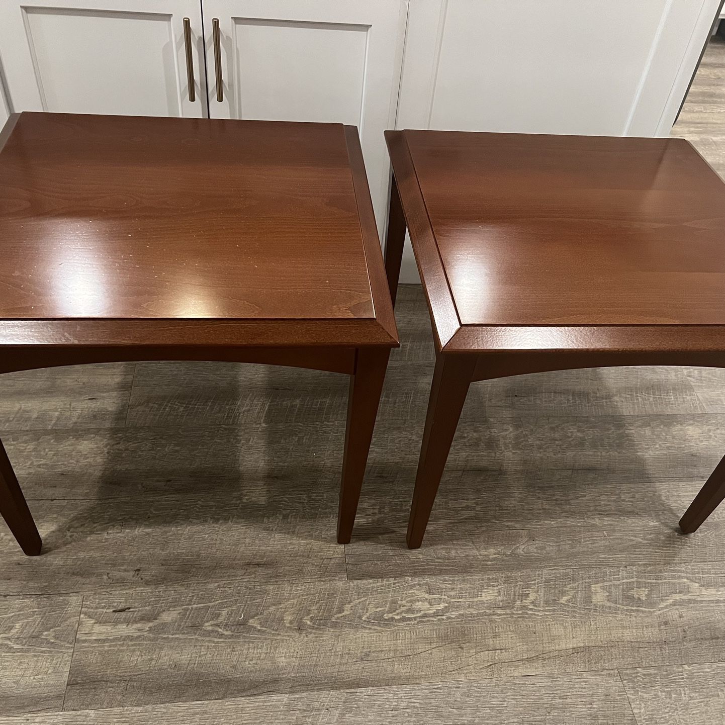 2 Wooden Side Tables 