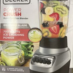 NEW Black and Decker Power Crush Blender 