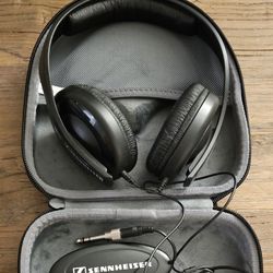 Sennheiser HD 202 II Professional Headphones (Black)

