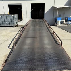 YARD RAMP@LOADING RAMP@ FORKLIFT RAMP