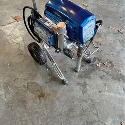 695 Graco Ultimate Max II Paint Sprayer 