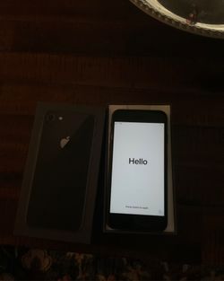 iPhone 7 barley used in case 64 gb