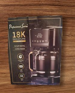 Professional Series 18K Signature 12 Cup Digital Coffee Maker *Brand New in Box*