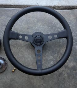 MOMO Steering Wheel + Hub + NRG Hub Adapter for 2005-2006 Acura RSX Type-S