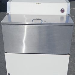 True Refrigerated Box On Casters Perfect For Catering Compare At $3,000