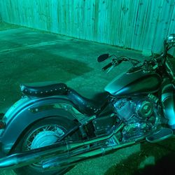 Yamaha V Star 650 Classic