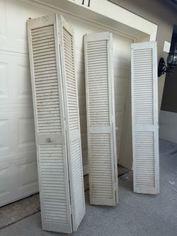 Wood bi folder door closet