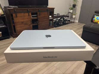 MacBook Air 15inch M5 16gb 512gb ssd