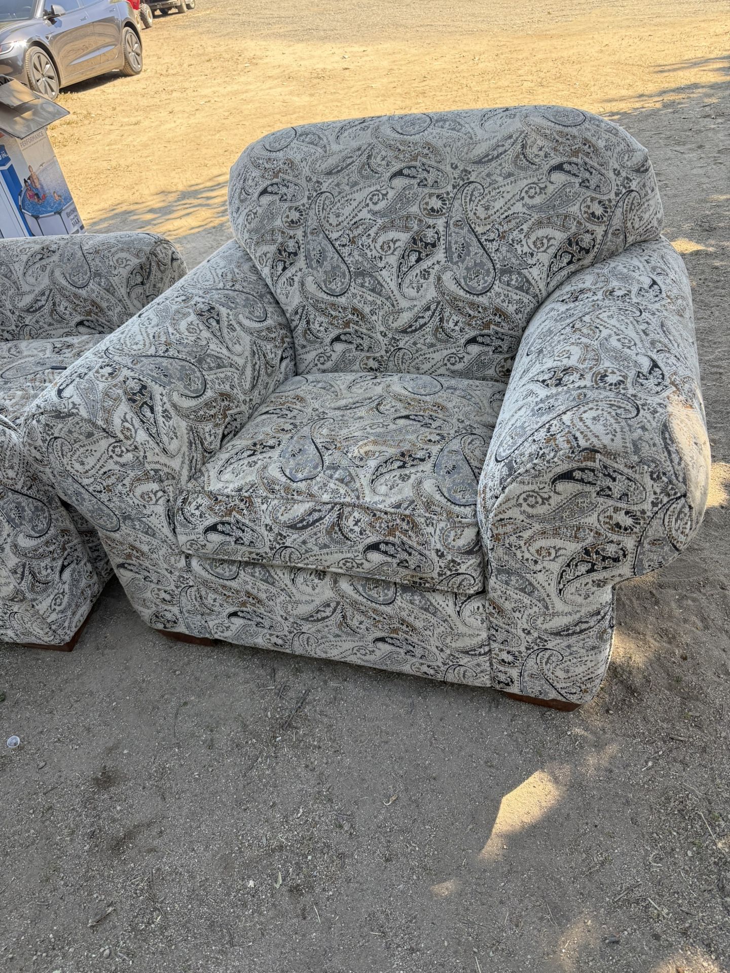 Free Oversized Couch Chairs