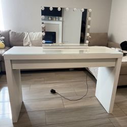 Make Up Vanity 