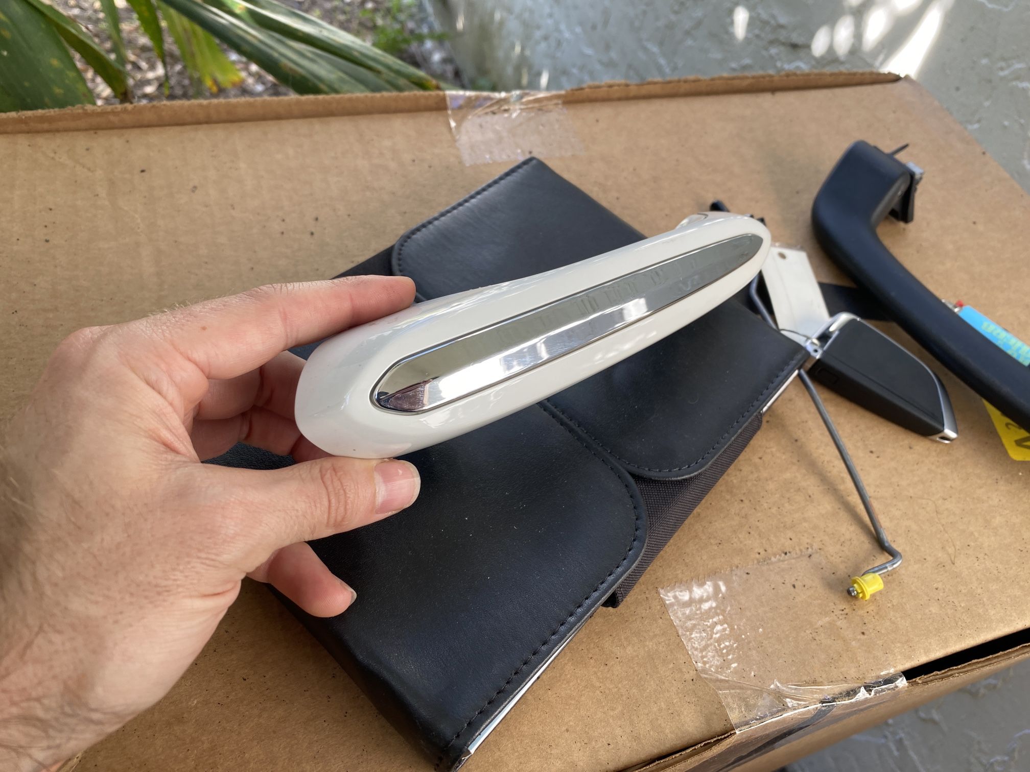 Righr Rear Door Handle BMW BMW 5 F90 G30 G31 G38 Keyless Rear Right Door Exterior Handle 2016 (contact info removed) OEM