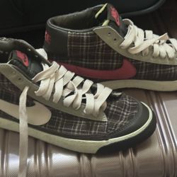 Like New Men’s (unisex) Nike Retro Vintage Sneakers 