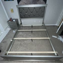 Complete Queen Bedroom Set