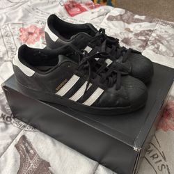 30$ Adidas Superstar Black And White