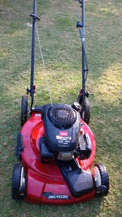 675 toro  self propelled  190 cc mower works perfect