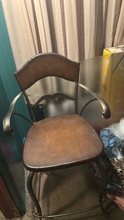Brown spin chairs (negotiate accepted)
