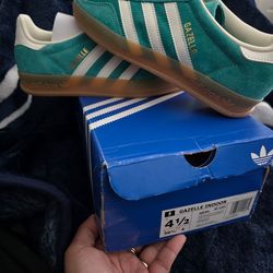 Adidas Gazelle size 4.5 or 5.5 woman