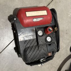 Portable air compressor