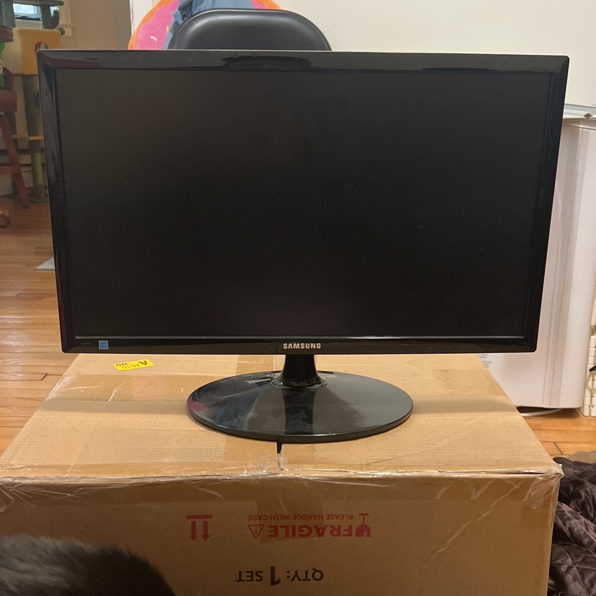 Samsung 20” Computer Monitor