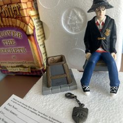 Harry Potter Figurine Sorting Hat And Charm New
