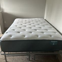 Beauty Sleep Mattress With Base, Almost New