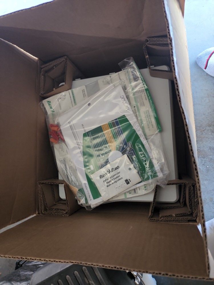 Rain BIRD 8 Station Water Sprinkler Controller