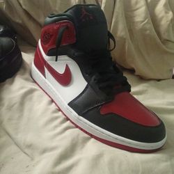 Jordan 1 Mid SE