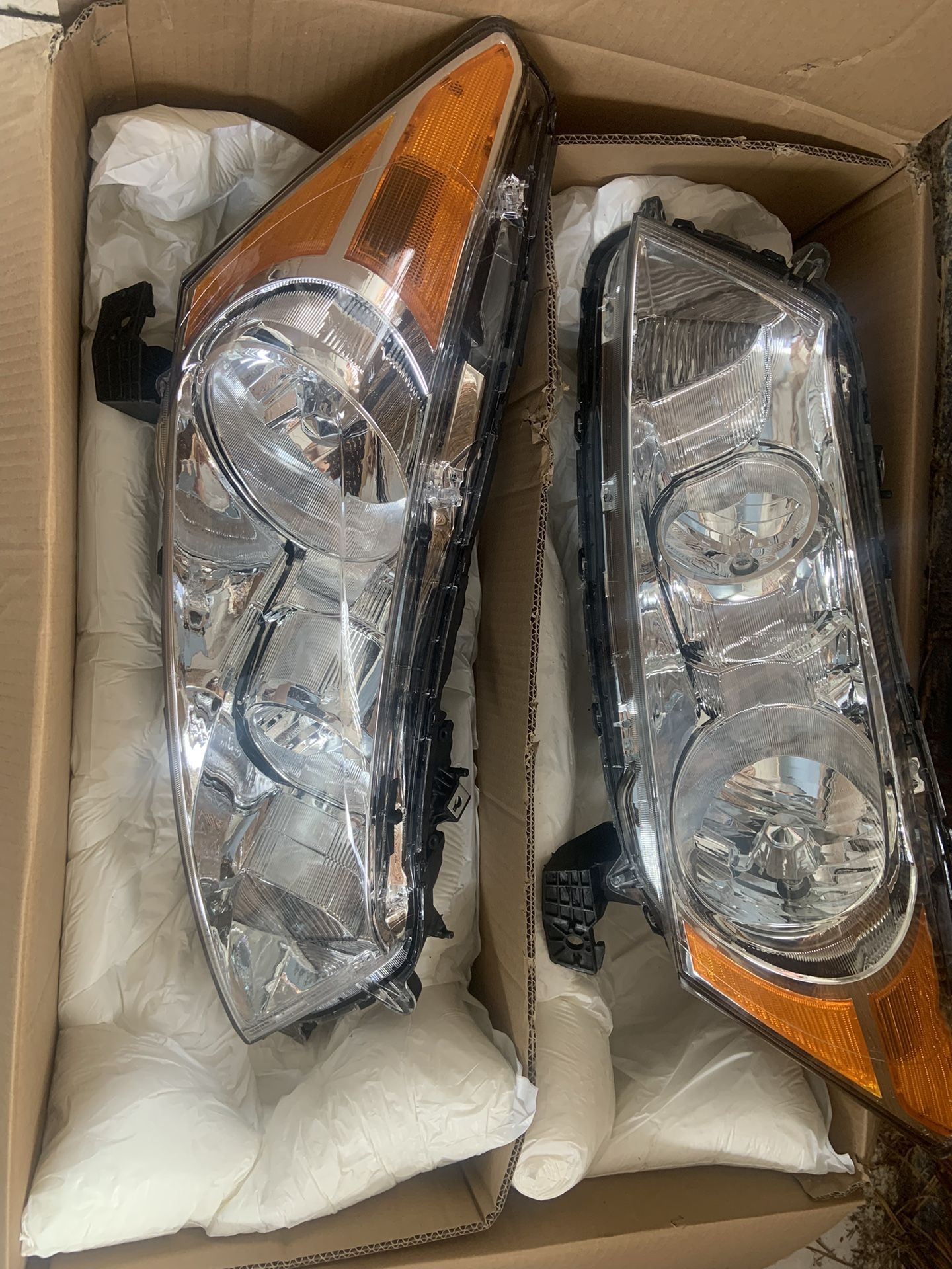2011 Honda Accord Sedan headlights