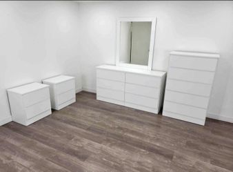 ⚫️DRESSER WITH MIRROR,  CHEST AND TWO NIGHTSTANDS  ⚪️ CÓMODA CON ESPEJO,  GAVETERO  Y DOS MESITAS DE NOCHE ⚫️