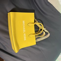 Brand New Yellow Michael Kor’s  Purse w/o Tags 