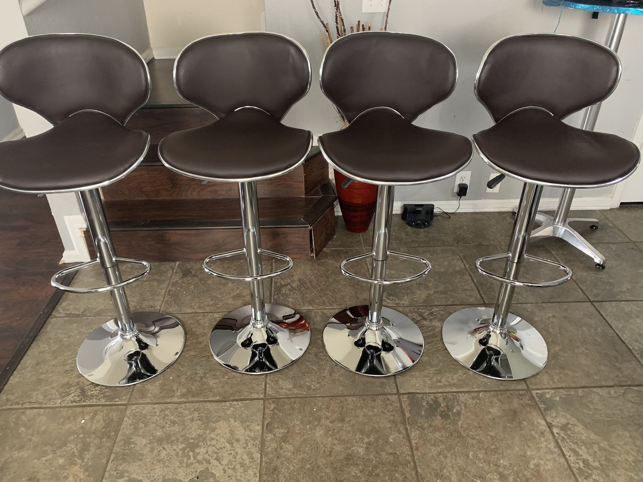 Brand New Set Of 4 brown Bar Stools (vista) / brown Pub Stools / Adjustable Height And Swivel / Price Is Firm / Pick Up Only new in π¦
