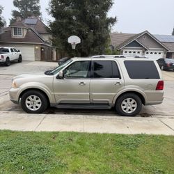 2004 Lincoln Navigator