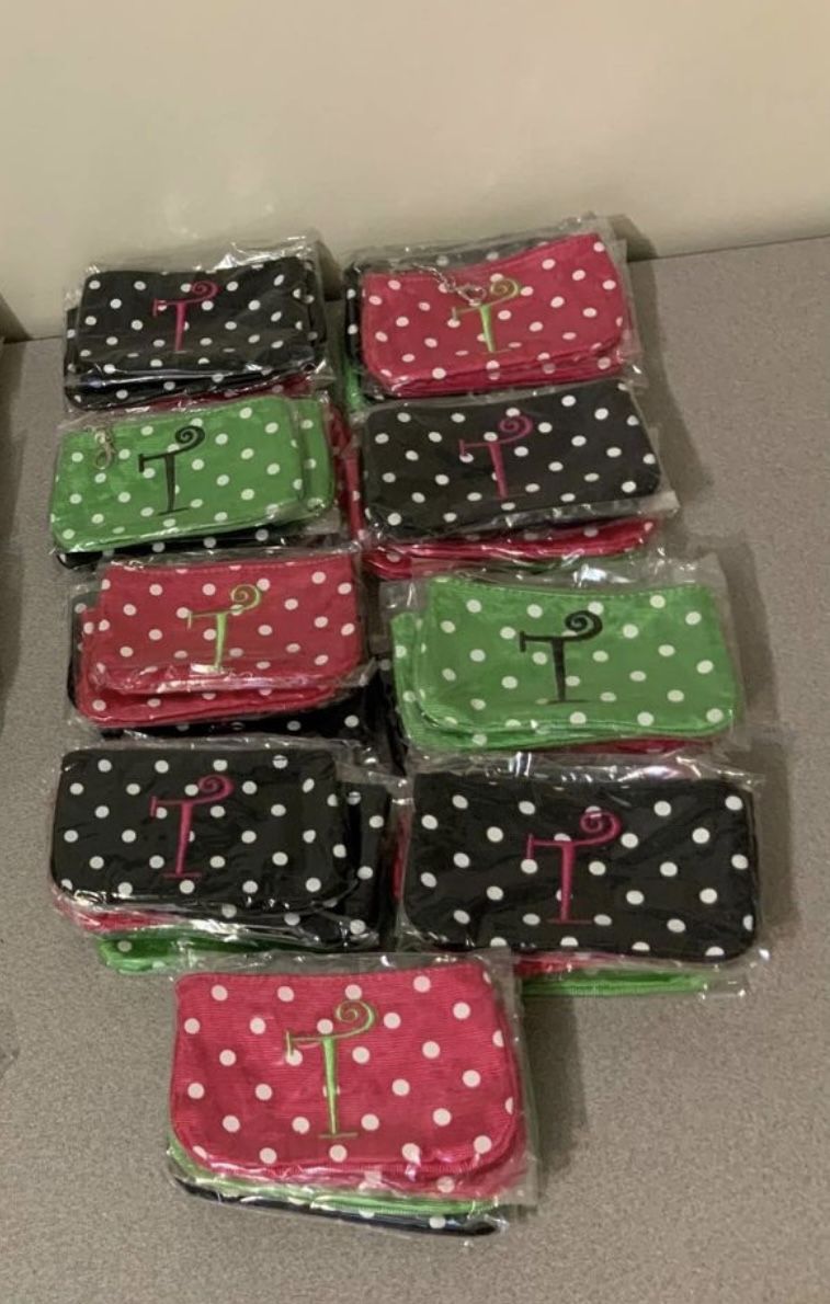 NWT  216 pieces of fabric pouches with chain key 3 different colors, letter T , 