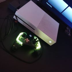 Selling Xbox One For 200 Dollars 