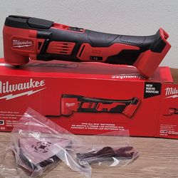 MILWAUKEE M18 18V LITHIUM-ION  OSCILLATING MULTI-TOOL (TOOL ONLY)