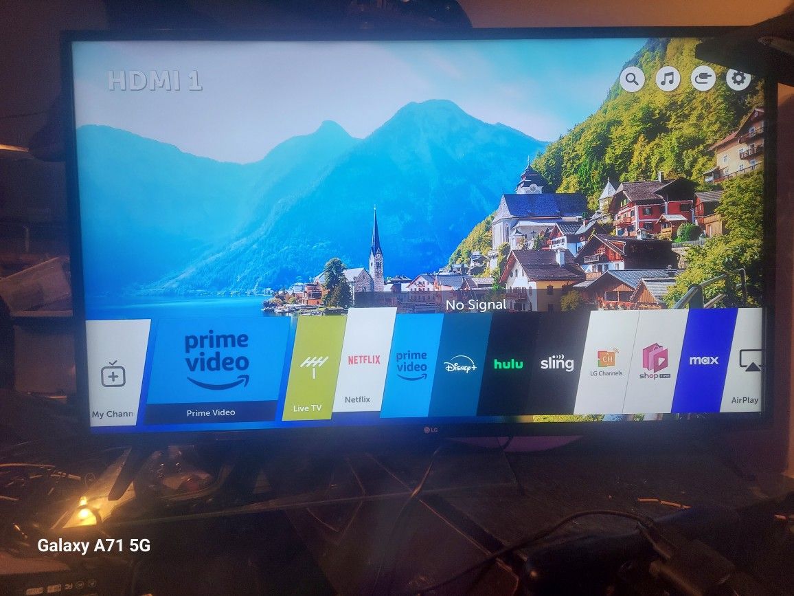 44 Inch L.G FLAT SMART T.V