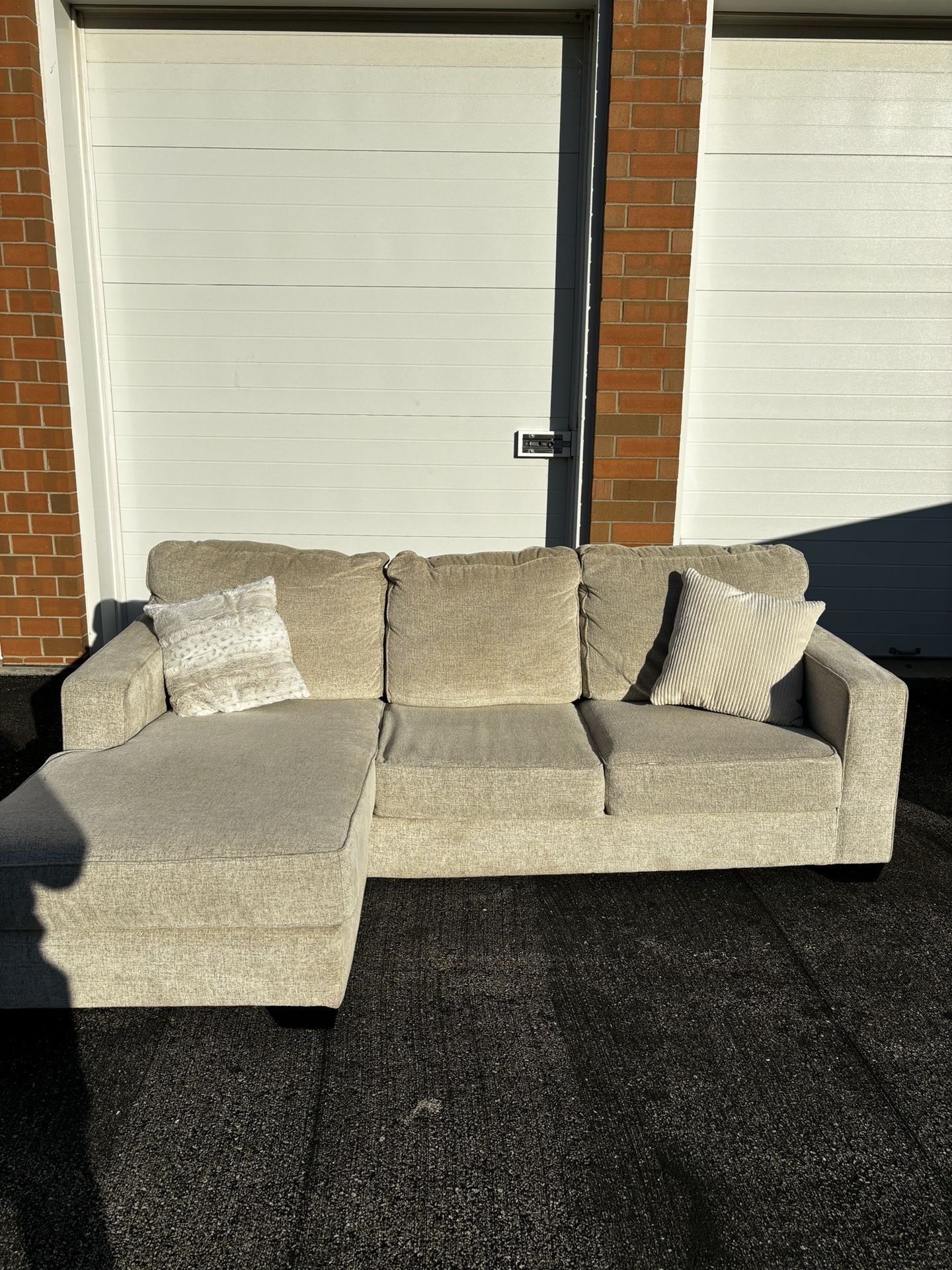 White/gray Reversible L Shaped Sectional*FREE curbside Delivery