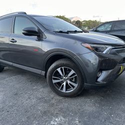 Toyota Rav 4 xle   Clean Title In Hands 