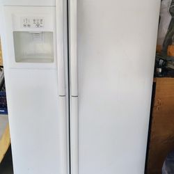 Refrigerator LG