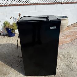 Igloo Mini Fridge