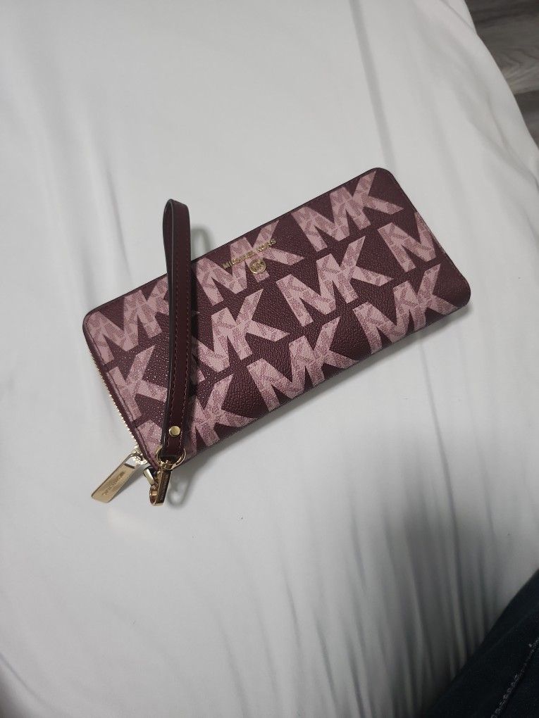 MICHAEL KORS