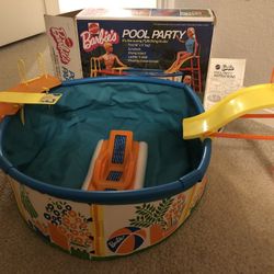 1973 Barbies pool party playset – 99.9% complete with box
