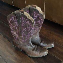 Ariat RoundUp Square Toe Leather Cowboy Boot